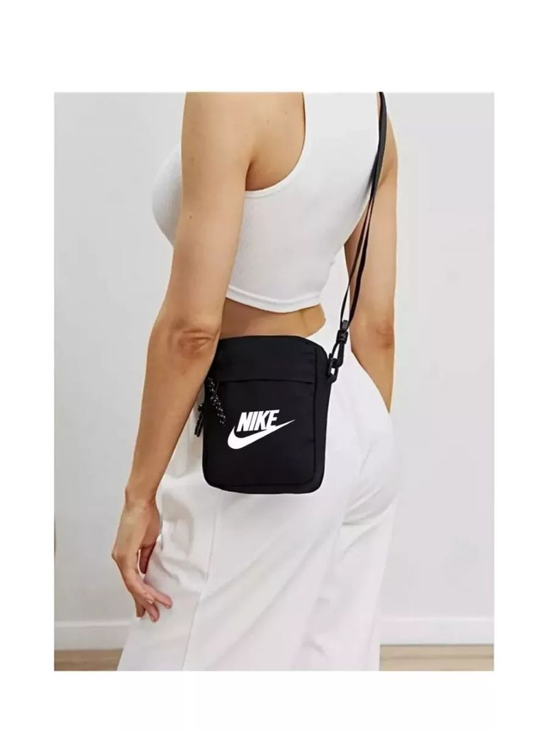 Сумка через плечо, спортивная, черная NIKE 229343313 Сумка через плечо, спортивная, черная NIKE 229343313